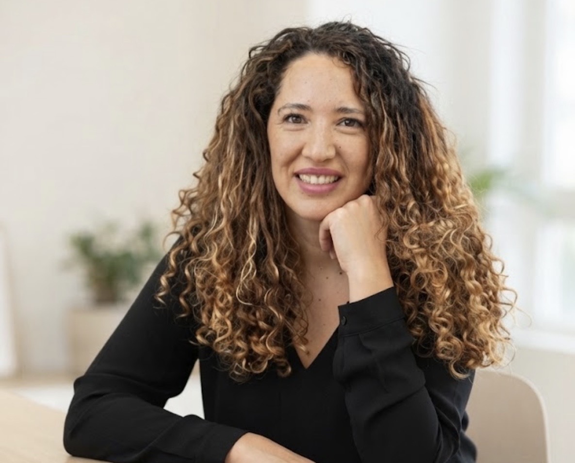 Niema Benyahya dans son cabinet